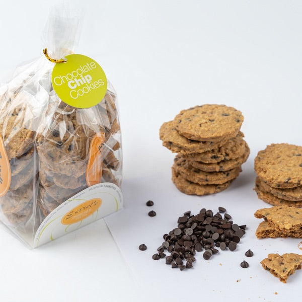 Chocolate Chip or Raisin Cookies